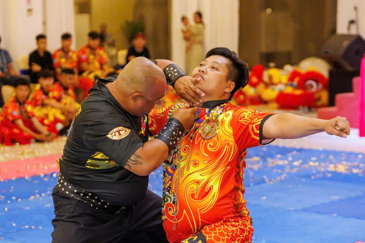 Biểu Diễn Kung - Fu 