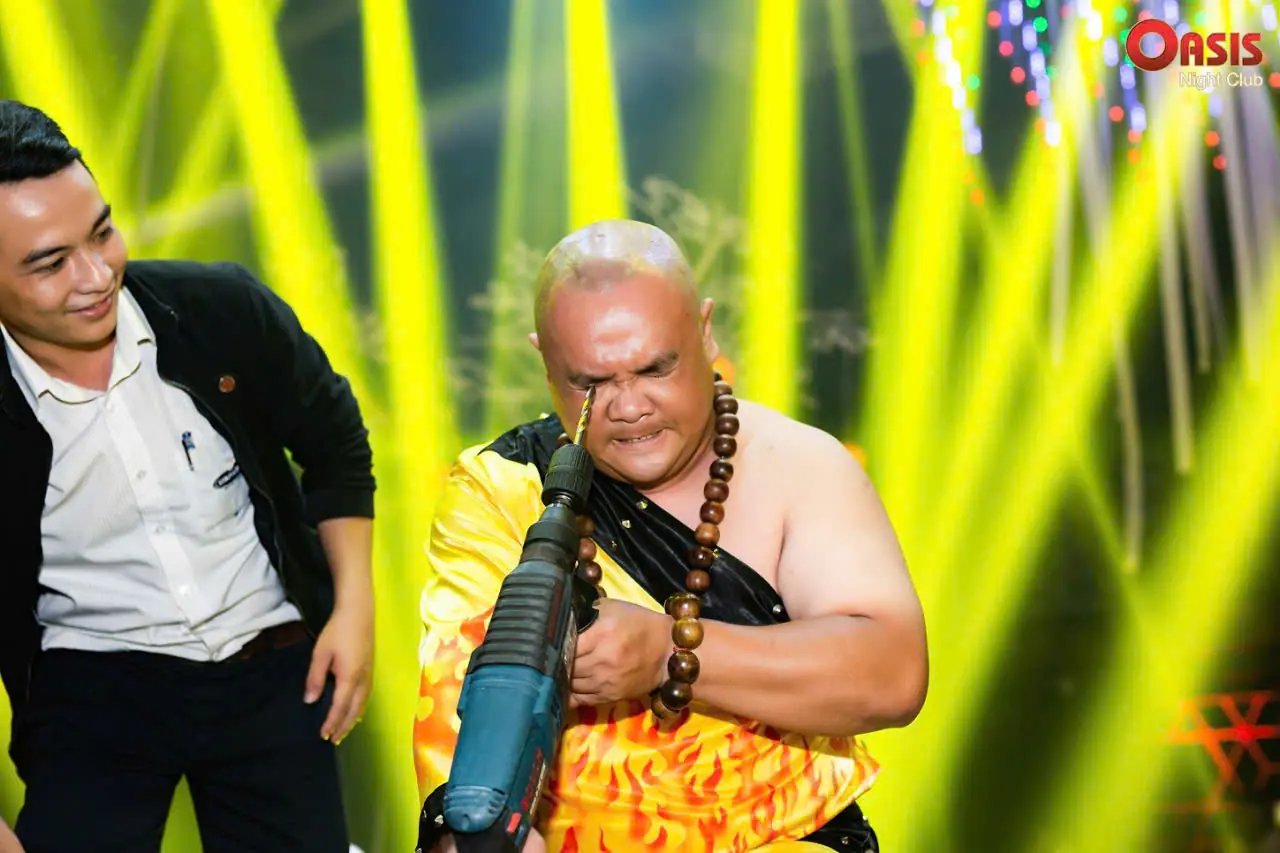 ĐOÀN NGHỆ THUẬT LÂN SƯ RỒNG - KUNG FU QUANG HIỂN 